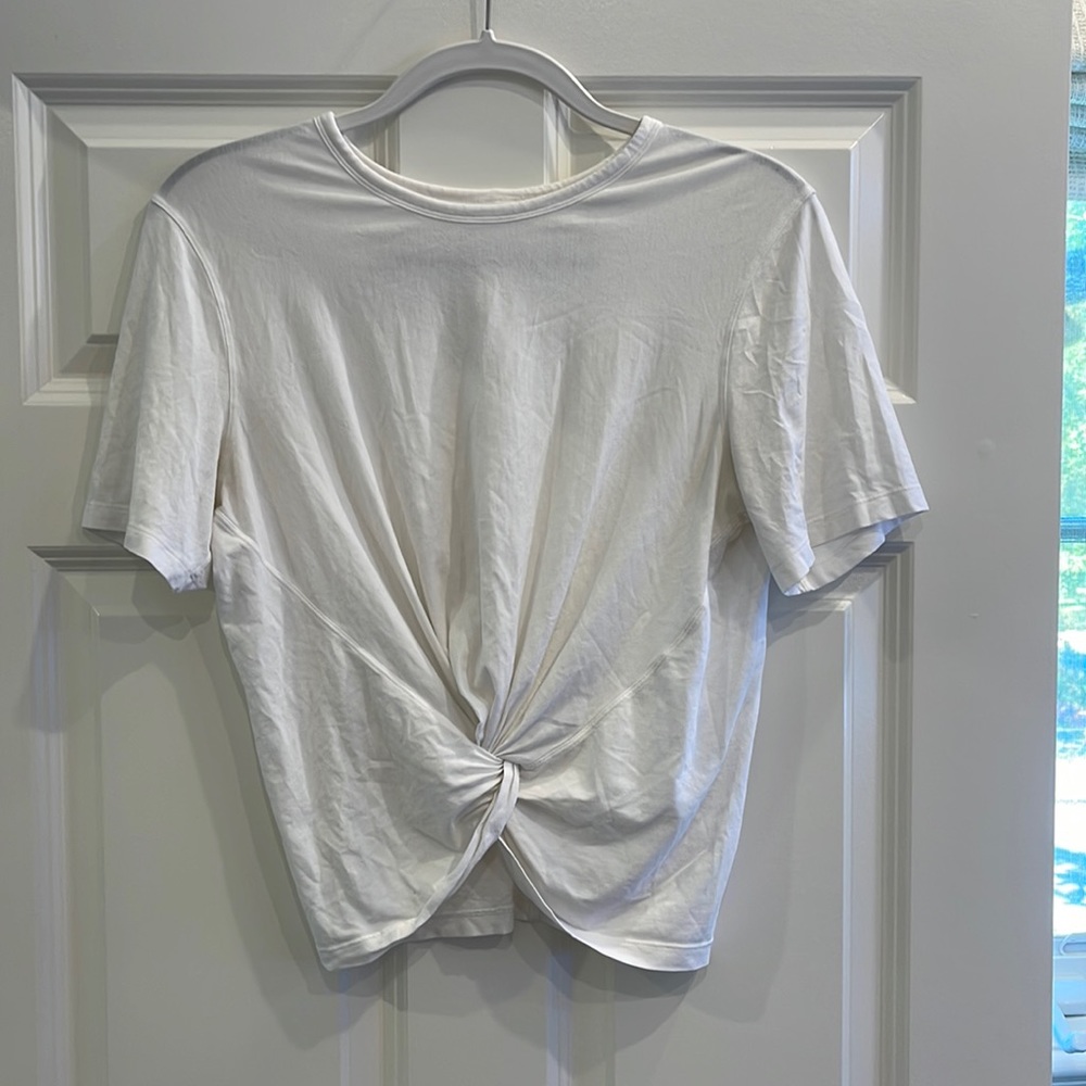Lululemon T-shirt with Knot